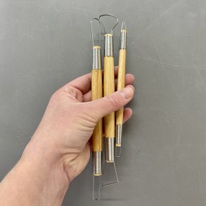 Slynger, modellerepinde og skæreredskaber