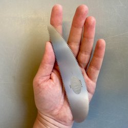 Long scraper, stainless steel with teeth