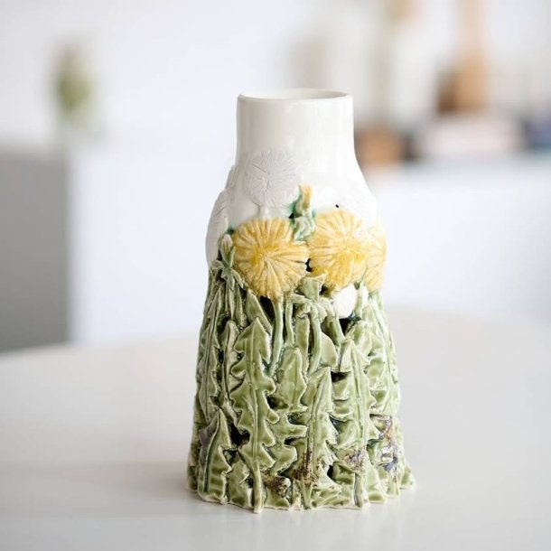 Det starter med en klump ler, foredrag v. Ninna G�tzsche, medlemsudstilling og jubil�um v LerKalaset