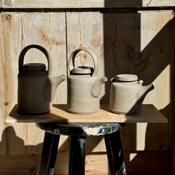"Functional  wheel thrown Forms" -A three-Day teapot masterclass with Lucia Ocejo, registration opens on november 15th, 2026