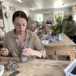 Keramik med kant og kundskab, -et aftenkursus p LerKalaset, 2026