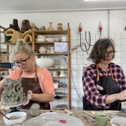 Keramikkursus for undervisere og uddannelsesinstitutioner, minimumspris per time